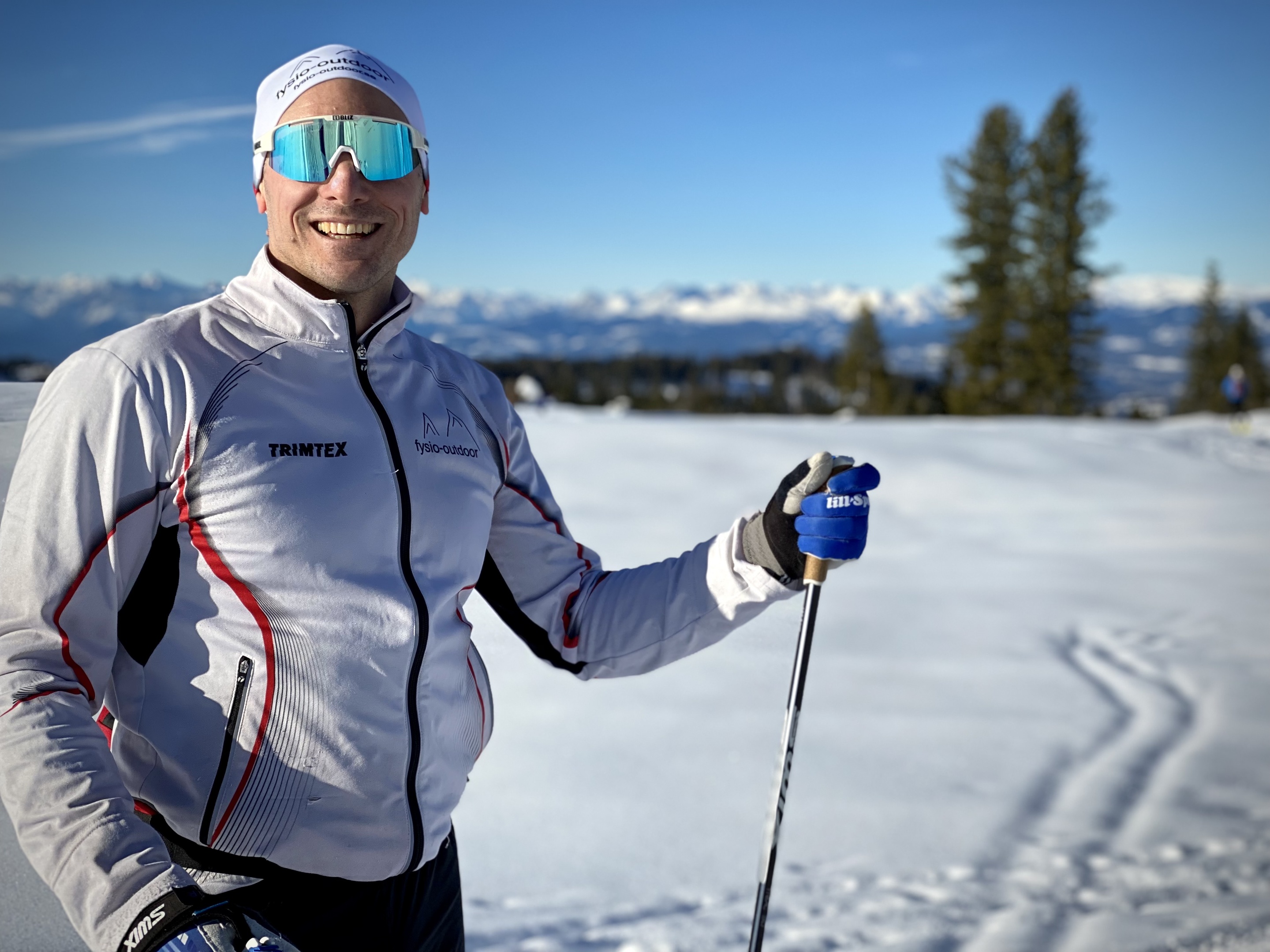 Träning inomhus med fokus på teknik, kroppskontroll och styrka för bättre skidåkning och minskad skaderisk.